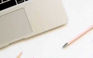 电脑显示器闪条纹自修方法（笔记本常见的屏幕故障）