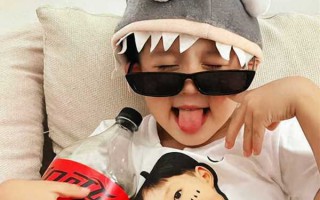 形容小孩子调皮捣蛋的句子短句（宝宝调皮捣蛋幽默文案）